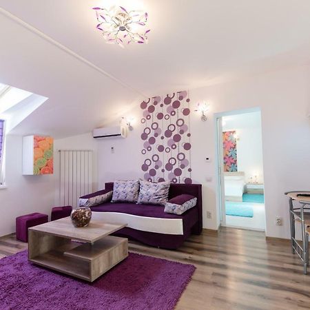 Queen Holiday Apartment Bucureşti Ngoại thất bức ảnh