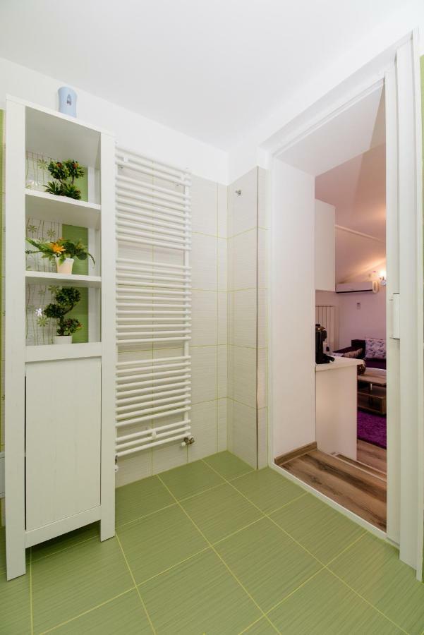 Queen Holiday Apartment Bucureşti Ngoại thất bức ảnh