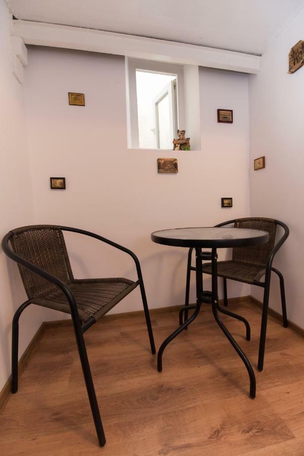 Queen Holiday Apartment Bucureşti Ngoại thất bức ảnh